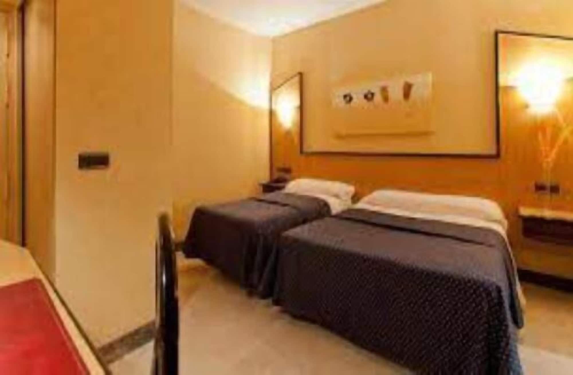 Hotel Ciudad De Navalcarnero Exterior foto
